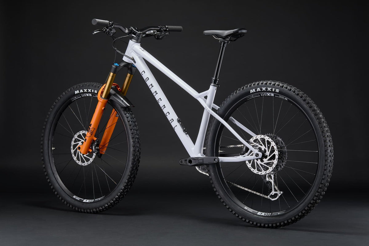 Bicicleta Commencal Meta HT V3 Signature Pure White 2026