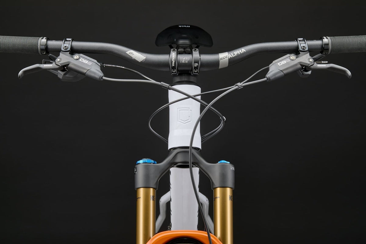 Bicicleta Commencal Meta HT V3 Signature Pure White 2026